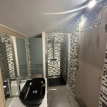 Villa 1070 *