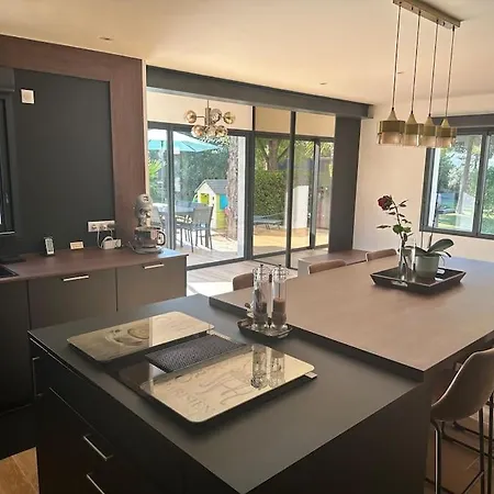 1070 Villa