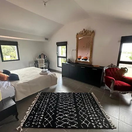 1070 Villa