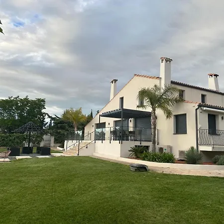 Villa 1070 *